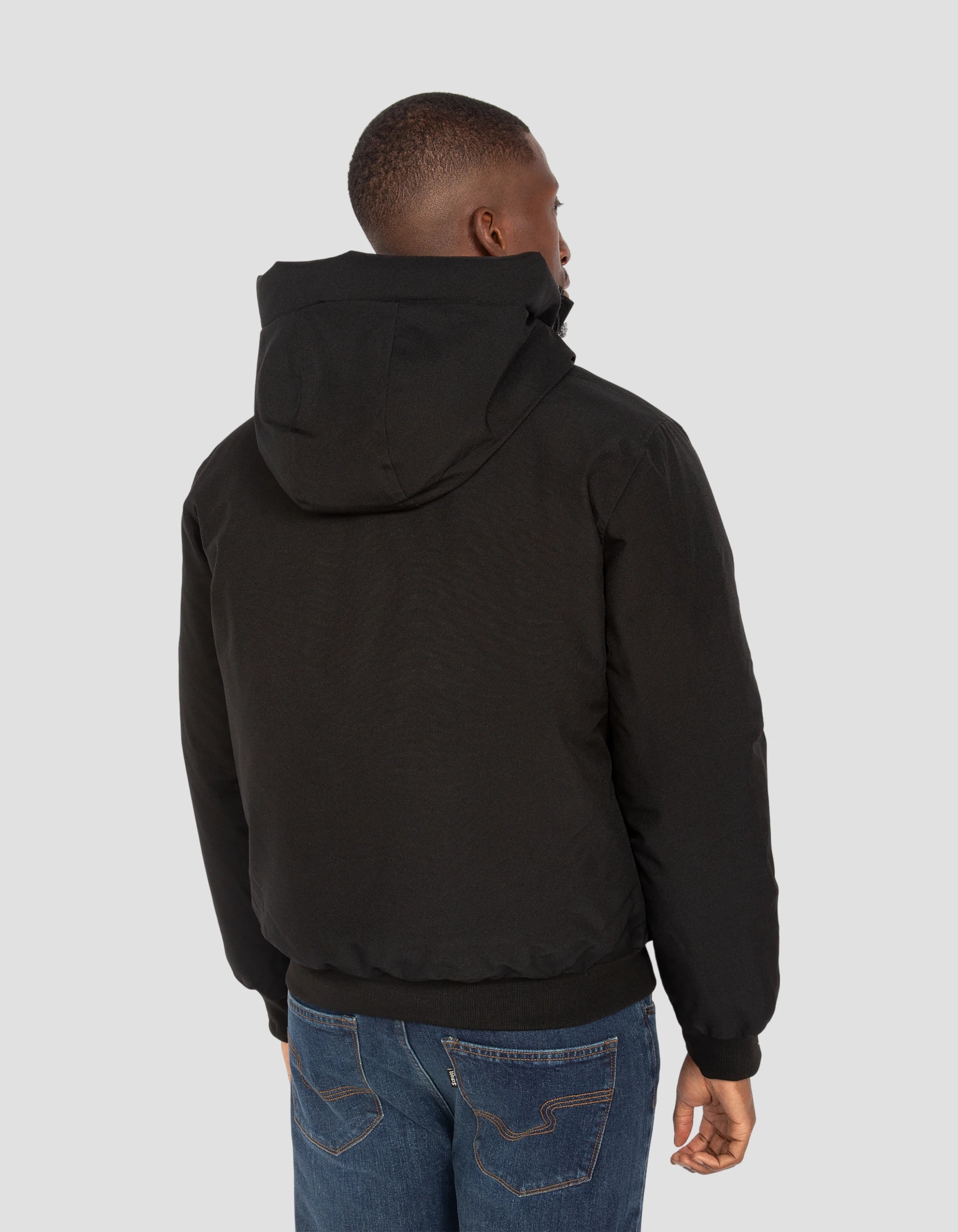 Chaqueta con capucha negra-6