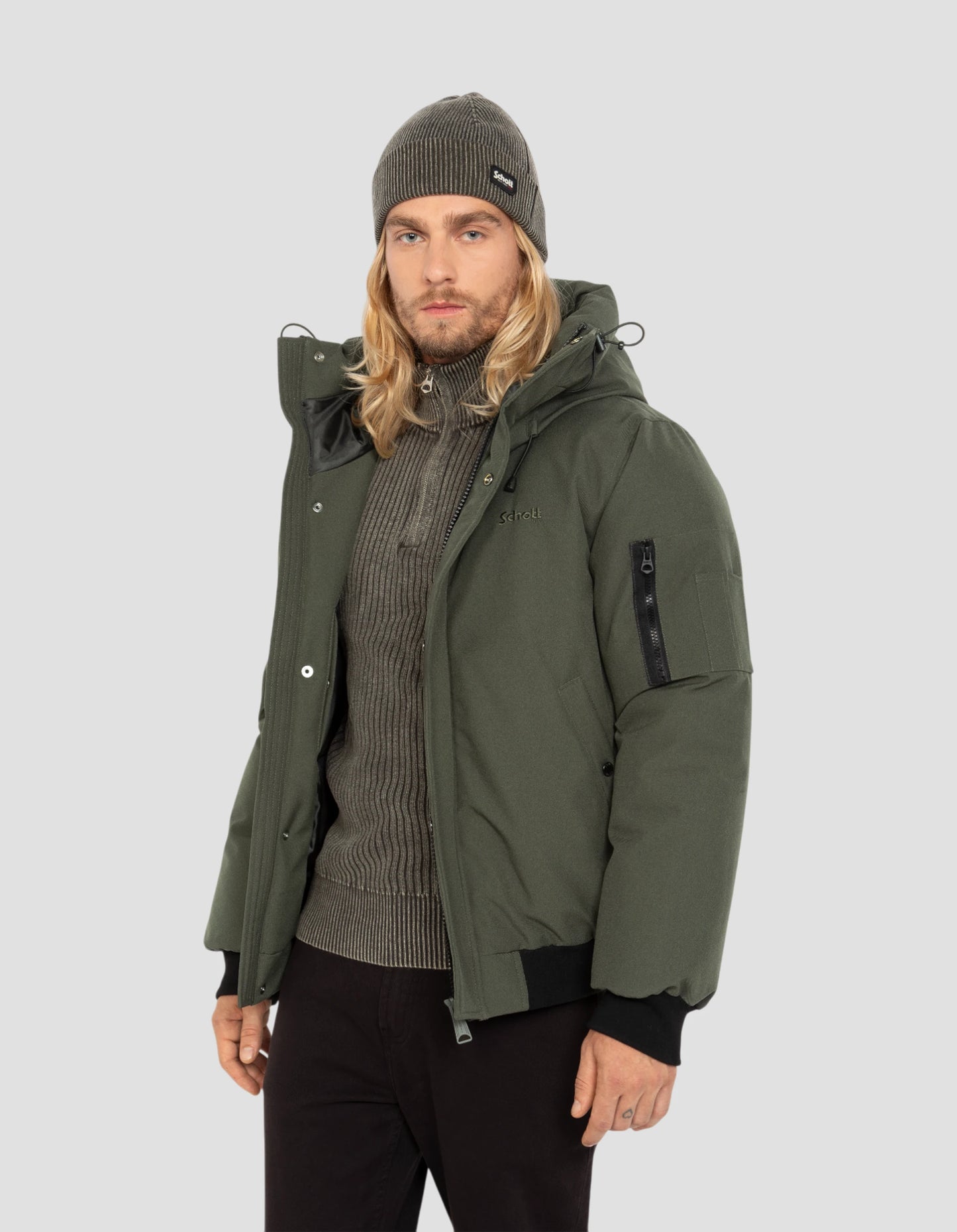 Chaqueta de color caqui con capucha